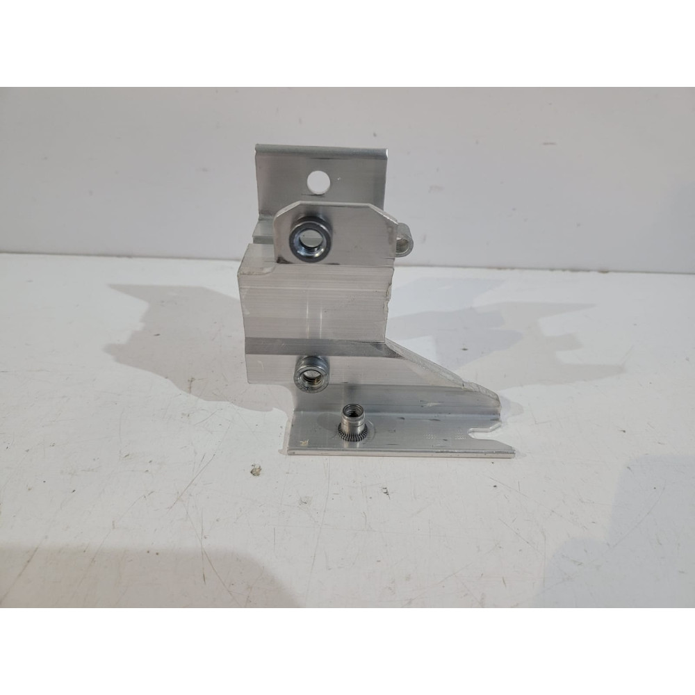 BMW 3er F30 / 1er F20 Kühlerhalterung L – 13702