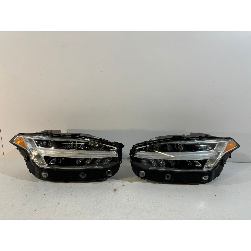 VOLVO XC90 II Lift Full-LED-Scheinwerfer (USA) – 16736