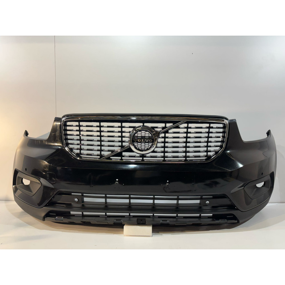 VOLVO XC40 17 –...