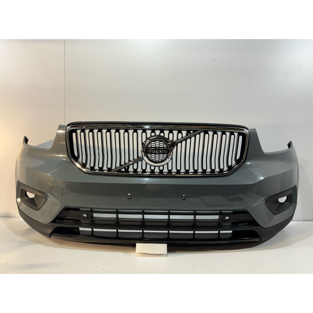 VOLVO XC40 17 –...
