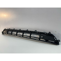 VOLVO XC40 18 – Mittlere Stoßstangengitter PDC – 17860