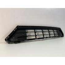 VOLVO XC40 23 – Mittlerer Stoßfängergrill PDC – 17861