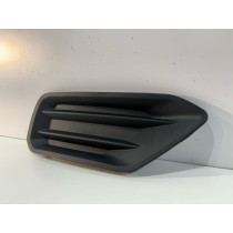 VOLVO XC40 18 – Attrappe des rechten Stoßfängergitters – 17862