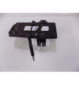Mercedes S-Klasse W221 – Batteriehalterung.