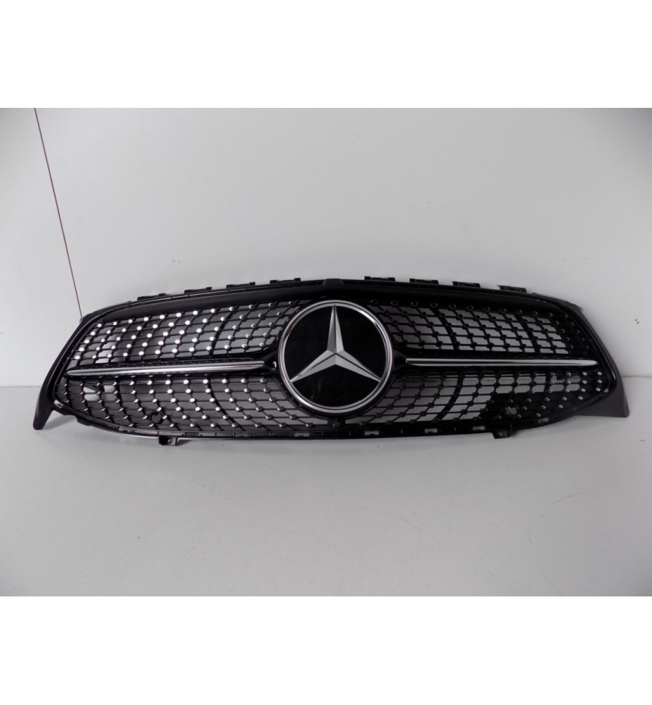Mercedes-Benz CLA W118...