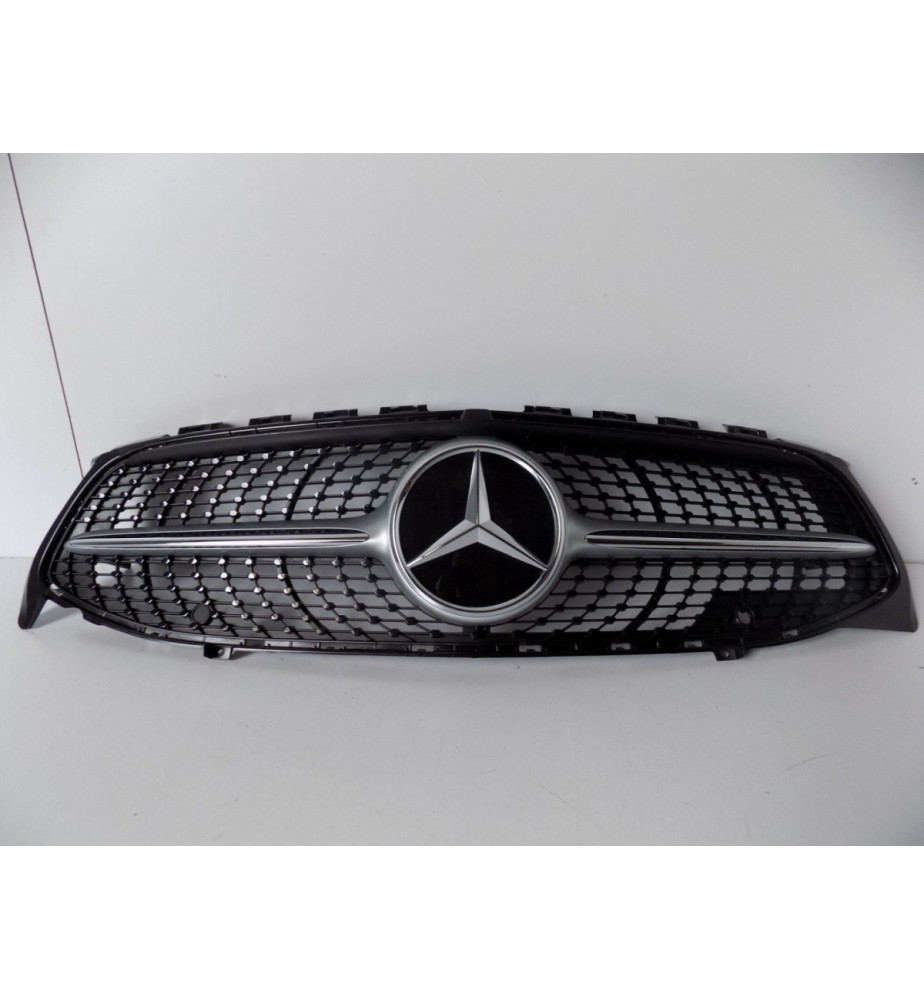 Mercedes-Benz CLA W118...