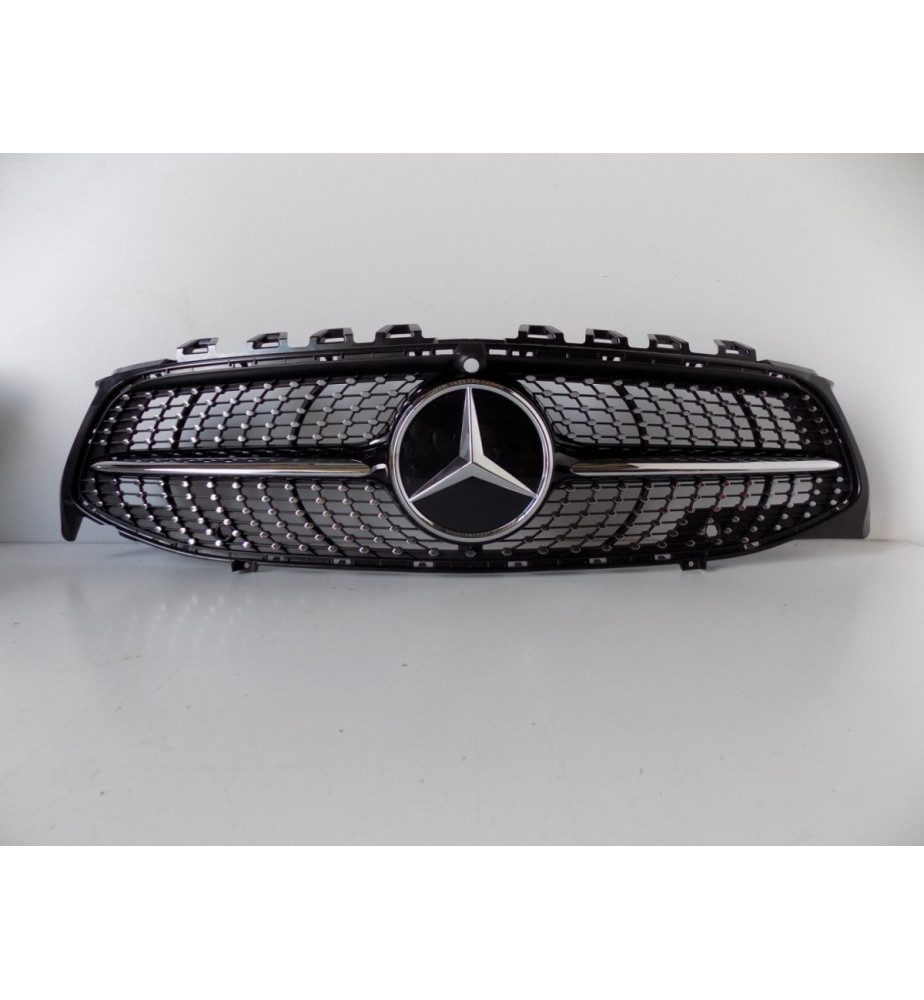 Mercedes-Benz CLA W118...