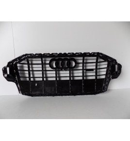 Audi Q7 4M Kühlergrill / Attrappe / Kamera – 10526