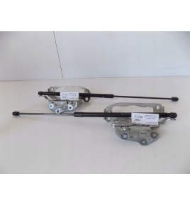Mercedes W204 – Motorhaubenscharniere, rechts – 2930