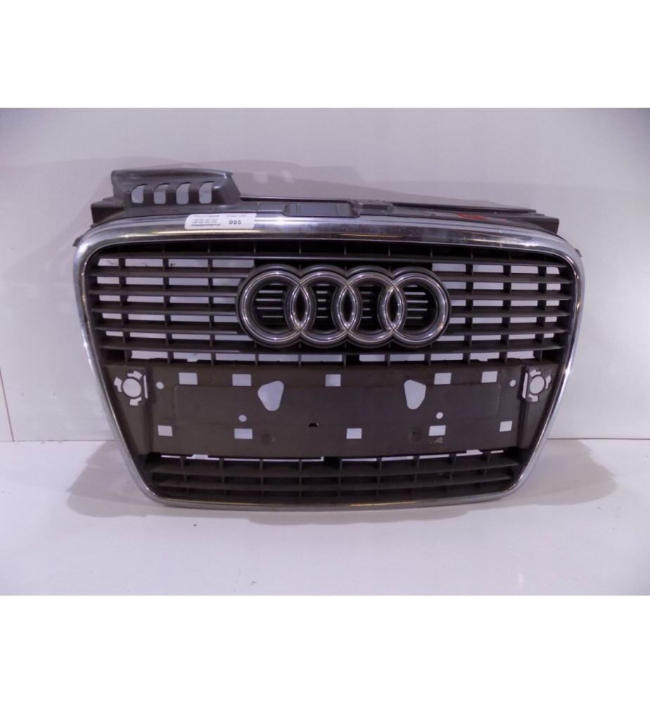 AUDI A4 B7 8E0 Kühlergrill...